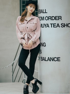 「アイテム（アクセサリー、グリーン系）」を使った、GRLグレイル_OFFICIALさん（レディース・165cm）の秋コーディネート