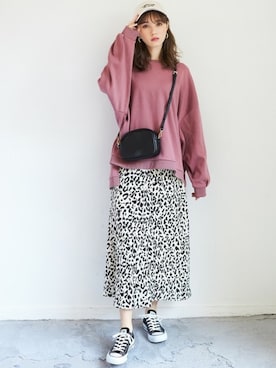 「GRL（グレイル）のアイテム（Tシャツ/カットソー）」を使った、GRLグレイル_OFFICIALさん（レディース・161cm）の冬コーディネート