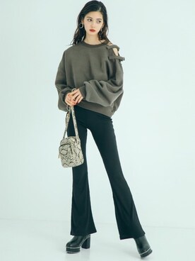 「GRL（グレイル）のアイテム（スウェット）」を使った、GRLグレイル_OFFICIALさん（レディース・163cm）の冬コーディネート