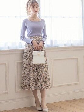 花柄プリーツスカートを使った人気ファッションコーディネート - WEAR