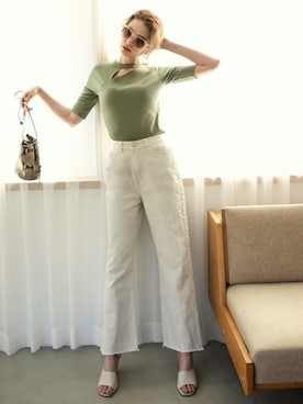 「アイテム（Tシャツ/カットソー、グリーン系）」を使った、GRLグレイル_OFFICIALさん（レディース・168cm）の春コーディネート