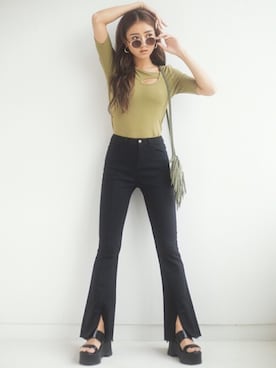 「アイテム（Tシャツ/カットソー、グリーン系）」を使った、GRLグレイル_OFFICIALさん（レディース・166cm）の春コーディネート