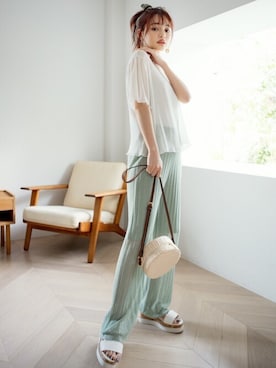 「GRL（グレイル）のアイテム（Tシャツ/カットソー）」を使った、GRLグレイル_OFFICIALさん（レディース・158cm）の春コーディネート