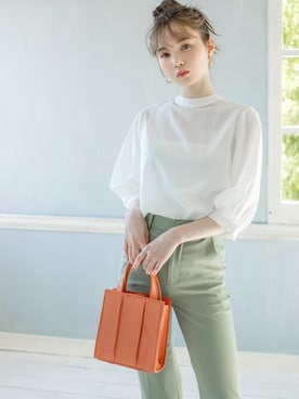 「GRL（グレイル）のセンタープレスフレアパンツ（その他パンツ）」を使った、GRLグレイル_OFFICIALさん（レディース・161cm）の夏コーディネート