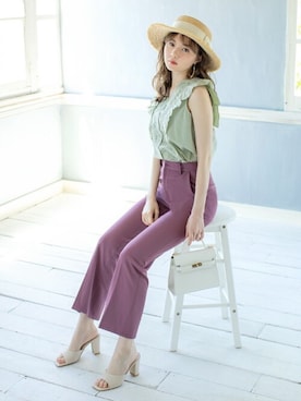 「GRL（グレイル）のセンタープレスフレアパンツ（その他パンツ）」を使った、GRLグレイル_OFFICIALさん（レディース・161cm）の夏コーディネート