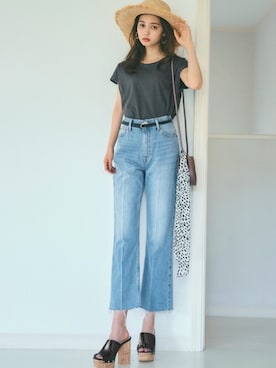 「GRL（グレイル）のアイテム（Tシャツ/カットソー）」を使った、GRLグレイル_OFFICIALさん（レディース・163cm）の夏コーディネート