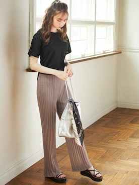 「アイテム（Tシャツ/カットソー、ブラック系）」を使った、GRLグレイル_OFFICIALさん（レディース・161cm）の夏コーディネート