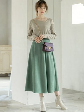 「GRL（グレイル）のアイテム（Tシャツ/カットソー）」を使った、GRLグレイル_OFFICIALさん（レディース・161cm）の秋コーディネート