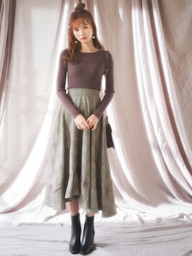「GRL（グレイル）のアイテム（Tシャツ/カットソー）」を使った、GRLグレイル_OFFICIALさん（レディース・161cm）の秋コーディネート