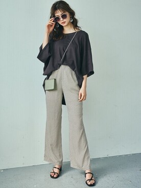 「GRL（グレイル）のアイテム（Tシャツ/カットソー）」を使った、GRLグレイル_OFFICIALさん（レディース・163cm）の春コーディネート