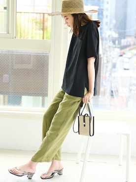 「GRL（グレイル）のアイテム（Tシャツ/カットソー）」を使った、GRLグレイル_OFFICIALさん（レディース・170cm）の夏コーディネート
