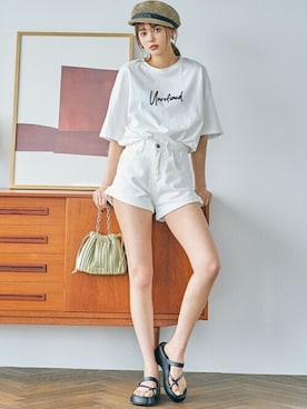 「GRL（グレイル）のアイテム（Tシャツ/カットソー）」を使った、GRLグレイル_OFFICIALさん（レディース・163cm）の夏コーディネート
