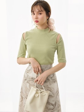 「GRL（グレイル）のアイテム（Tシャツ/カットソー）」を使った、GRLグレイル_OFFICIALさん（レディース・161cm）の夏コーディネート