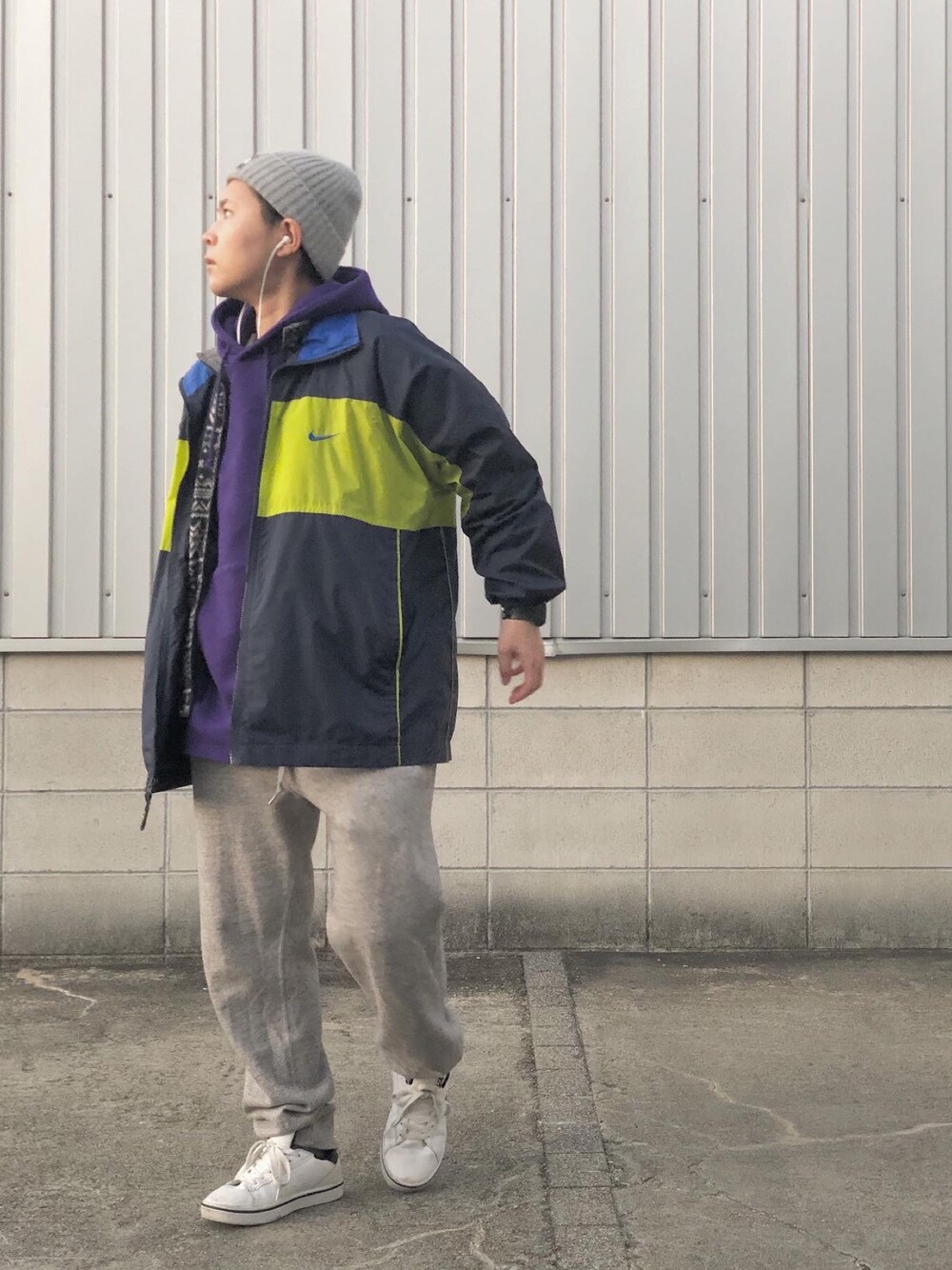 「NIKEのアイテム（ナイロンジャケット、ブルー系）」を使った、peppermintsさん（レディース・156cm）の冬コーディネートの1枚目の写真