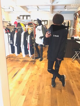 「STUDIOUS（ステュディオス）のアイテム（ウォレットチェーン）」を使った、こくんさん（メンズ・170cm）の春コーディネート