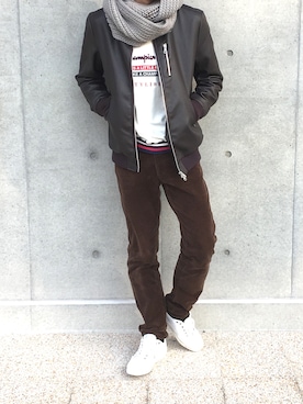 「BLACK LABEL CRESTBRIDGE（ブラックレーベル・クレストブリッジ）のアイテム（スニーカー）」を使った、택시(テクシ)さん（メンズ・178cm）の冬コーディネート