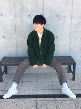 「BLACK LABEL CRESTBRIDGE（ブラックレーベル・クレストブリッジ）のアイテム（スニーカー）」を使った、택시(テクシ)さん（メンズ・178cm）の冬コーディネート