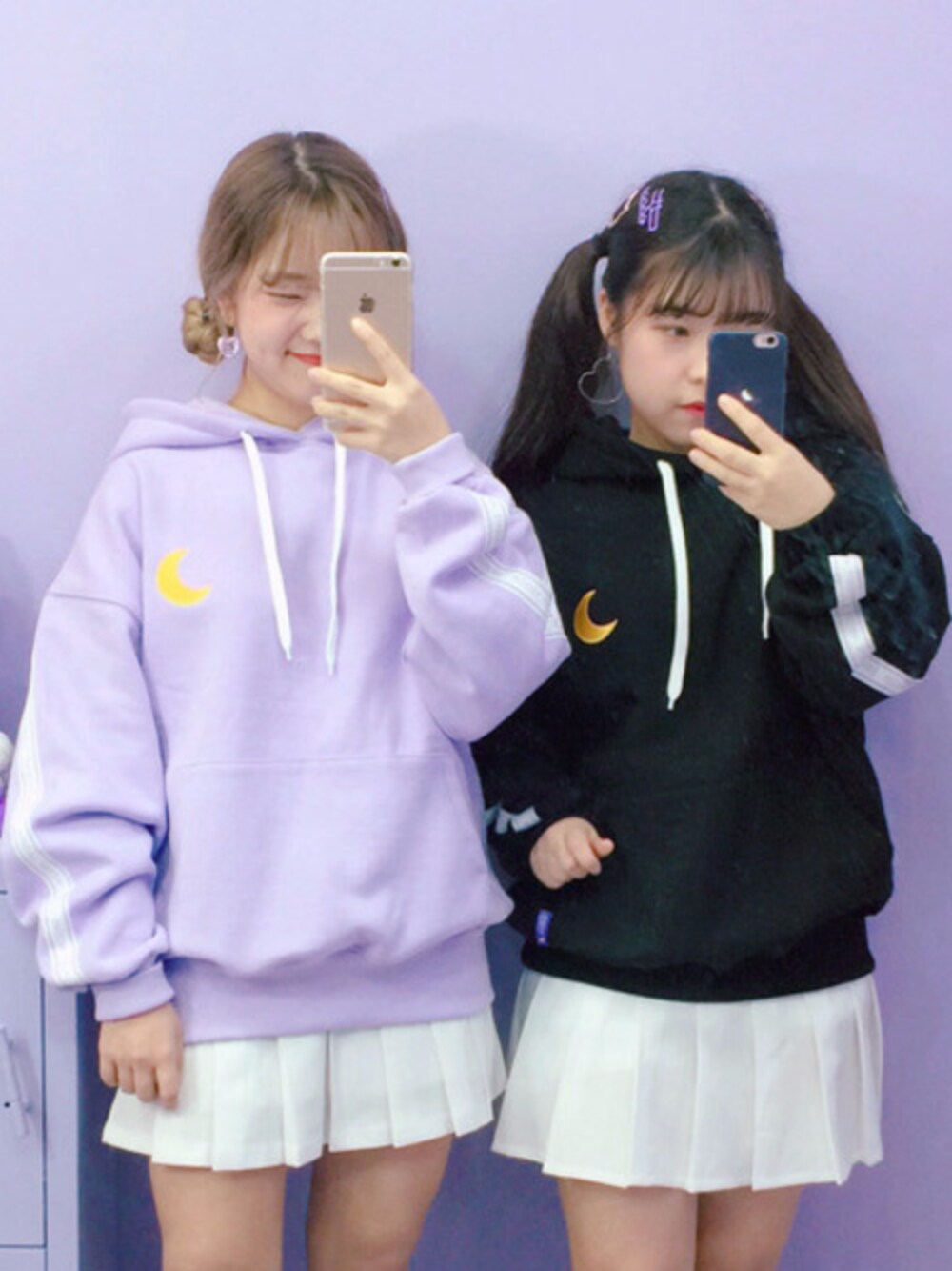 「スカート、カジュアル、シンプル、スカートスタイル、春コーデ、ラクチンコーデ、オールドミッキー、oldmickey、brightmoon」｜「OLDMICKEY のシルバーキーホルダー付きテニススカート(P000BKEX)（デニムスカート、ホワイト系）」を使った、oldmickey_jpさん（レディース・162cm）の春コーディネートの1枚目の写真