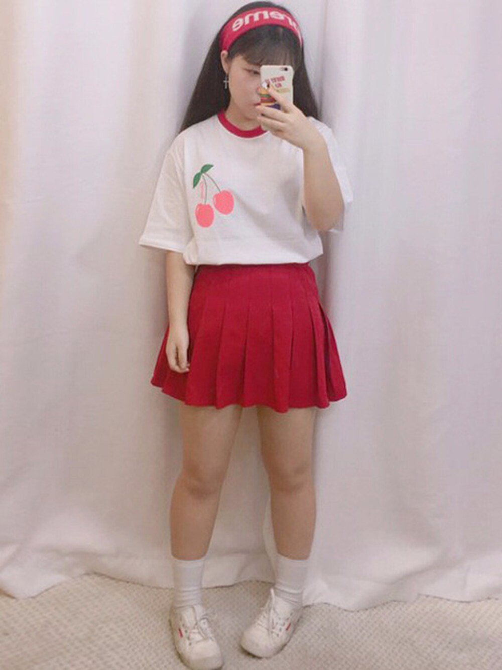 「カジュアル、シンプル、Tシャツ、プチプラ、春コーデ、チェリー、ラクチンコーデ、韓国ファッション、オールドミッキー、oldmickey」｜「OLDMICKEY のチェリーイラストプリント配色ネックラインTシャツ(P000BKGL)（Tシャツ/カットソー、ホワイト系）」を使った、oldmickey_jpさん（レディース・153cm）の春コーディネートの1枚目の写真