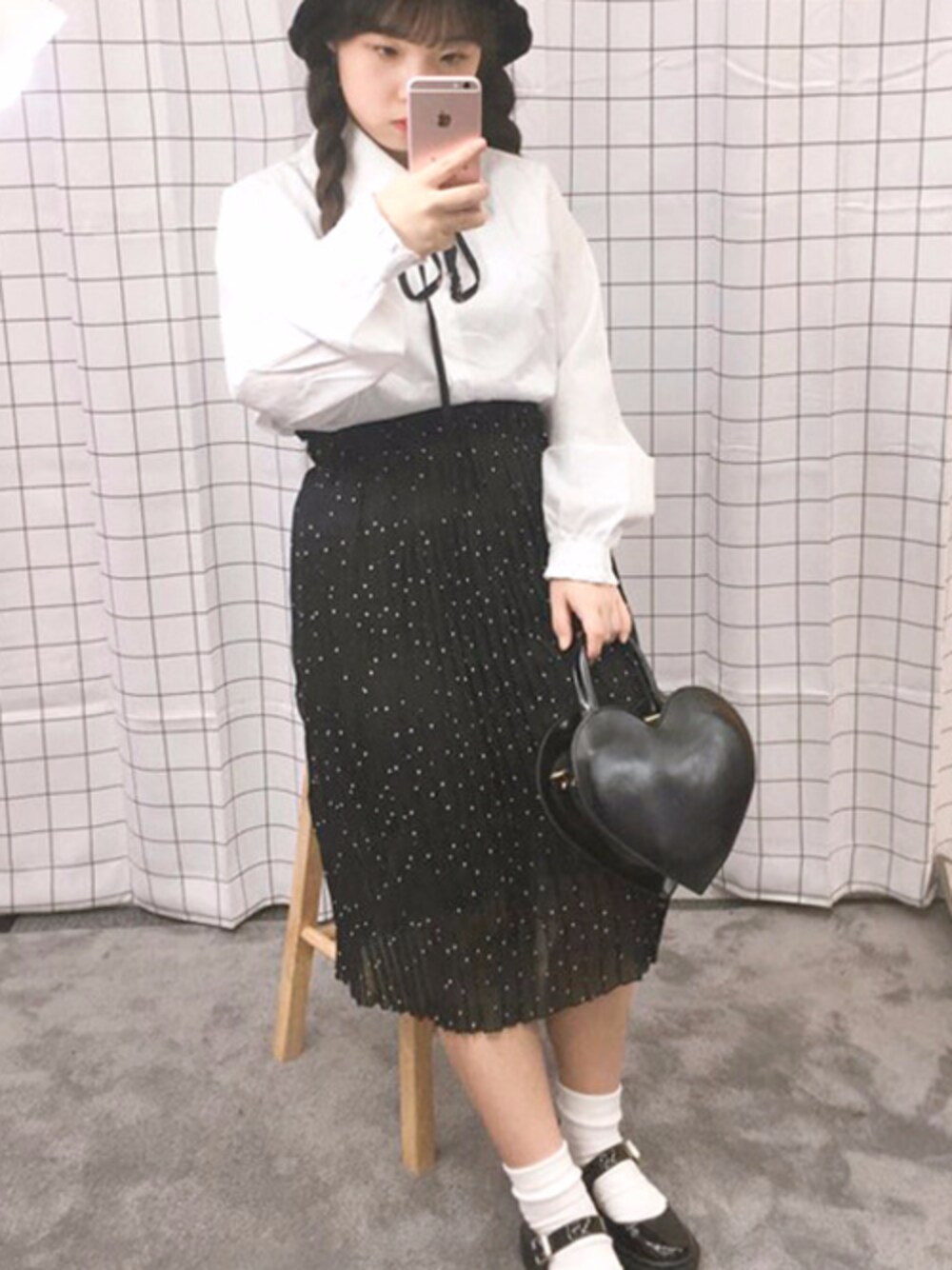 「カジュアル、シンプル、シャツ、プチプラ、春コーデ、シャツスタイル、ラクチンコーデ、オールドミッキー、oldmickey」｜「OLDMICKEY のシンプルフリルカラーリボンタイ付きホワイトシャツ(P000BKJQ)（シャツ/ブラウス、ホワイト系）」を使った、oldmickey_jpさん（レディース・152cm）の春コーディネートの1枚目の写真