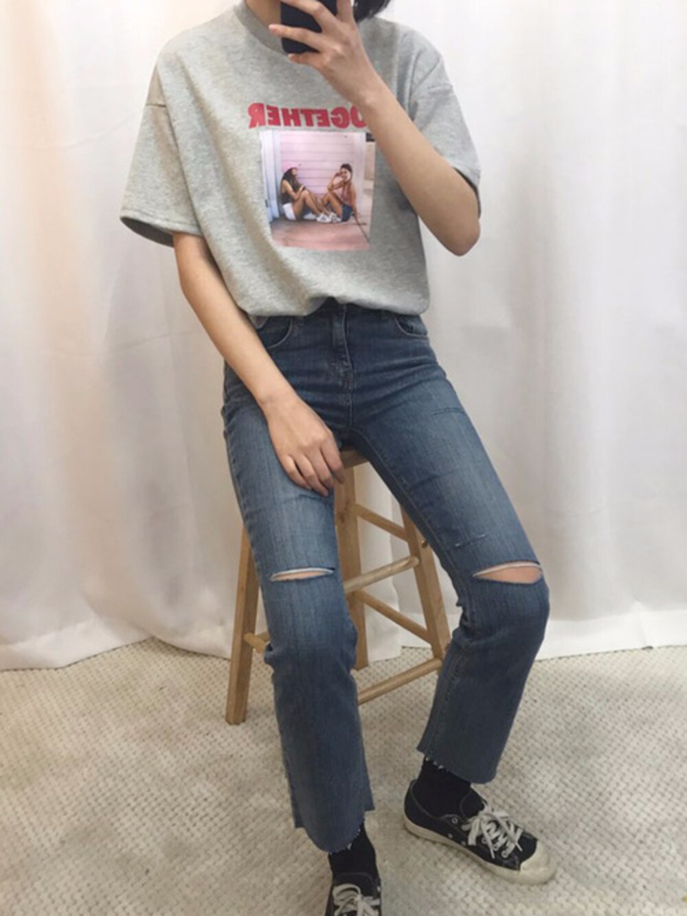 「デニム、カジュアル、シンプル、夏、Tシャツ、プチプラ、春コーデ、ラクチンコーデ、オールドミッキー、oldmickey」｜「OLDMICKEY のイラストプリントドロップショルダー半袖Tシャツ(P000BKJX)（Tシャツ/カットソー、グレー系）」を使った、oldmickey_jpさん（レディース・162cm）の春コーディネートの1枚目の写真