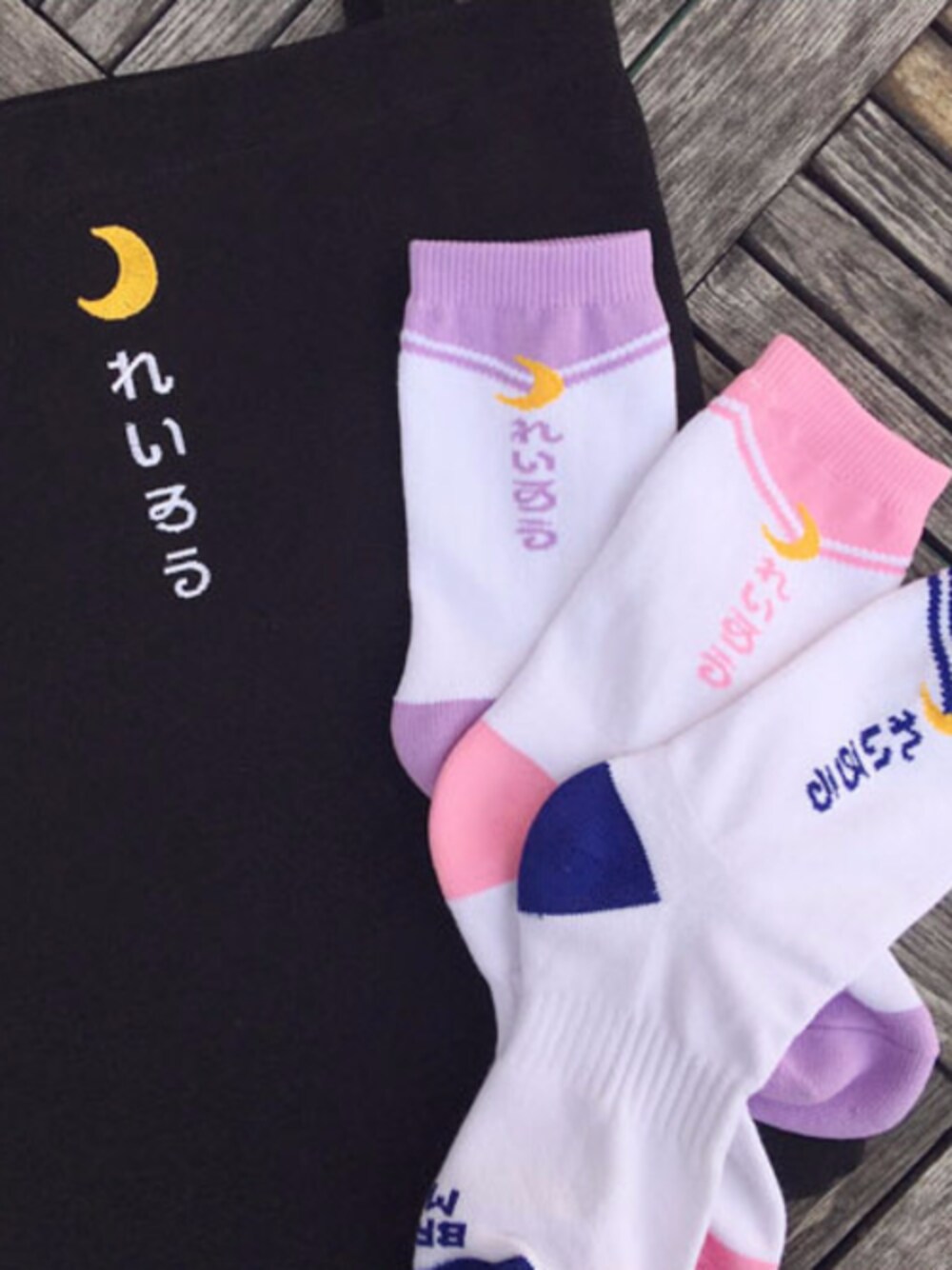 「カジュアル、シンプル、靴下、プチプラ、ソックス、春コーデ、ラクチンコーデ、韓国ファッション、オールドミッキー、oldmickey」｜「OLDMICKEY のレタリング配色アンクルソックス(P000BKNI)（ソックス/靴下、ピンク系）」を使った、oldmickey_jpさん（レディース・162cm）の春コーディネートの1枚目の写真