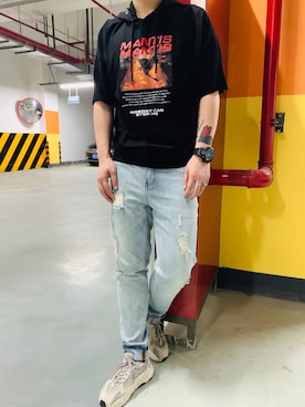 「Yeezy（イージー）のアイテム（スニーカー、シルバー系）」を使った、V：15925649452さん（メンズ）の春コーディネート