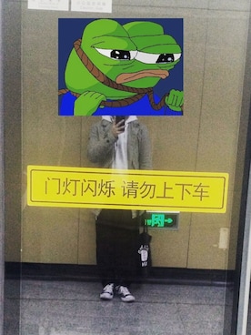 「TOPMAN（トップマン）のアイテム（チノパンツ）」を使った、kero kero bonitoさん（メンズ・175cm）の冬コーディネート