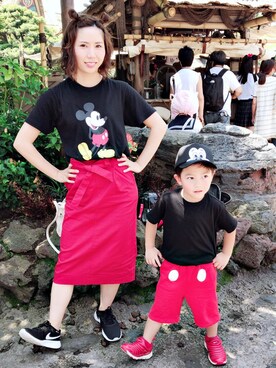 「UNIQLO（ユニクロ）のアイテム（Tシャツ/カットソー、ブラック系）」を使った、Aratanayu-kiさん（キッズ・110cm）の秋コーディネート