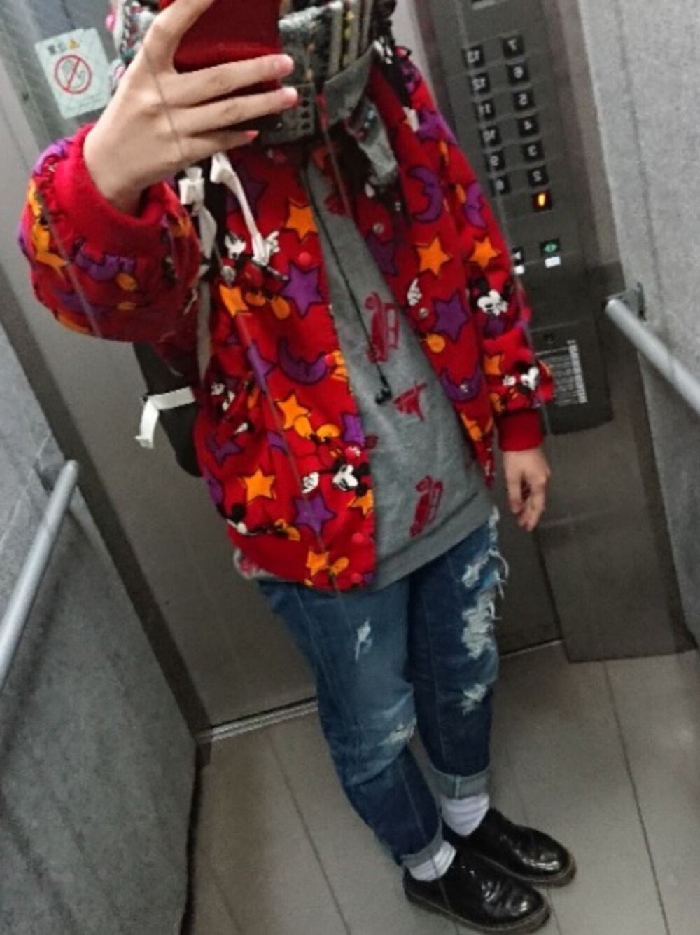 「アンジュルム、エレベーター、バイト」｜「sabstreet my standardのアイテム（マフラー、グレー系）」を使った、gonさん（レディース・159cm）の秋コーディネートの1枚目の写真