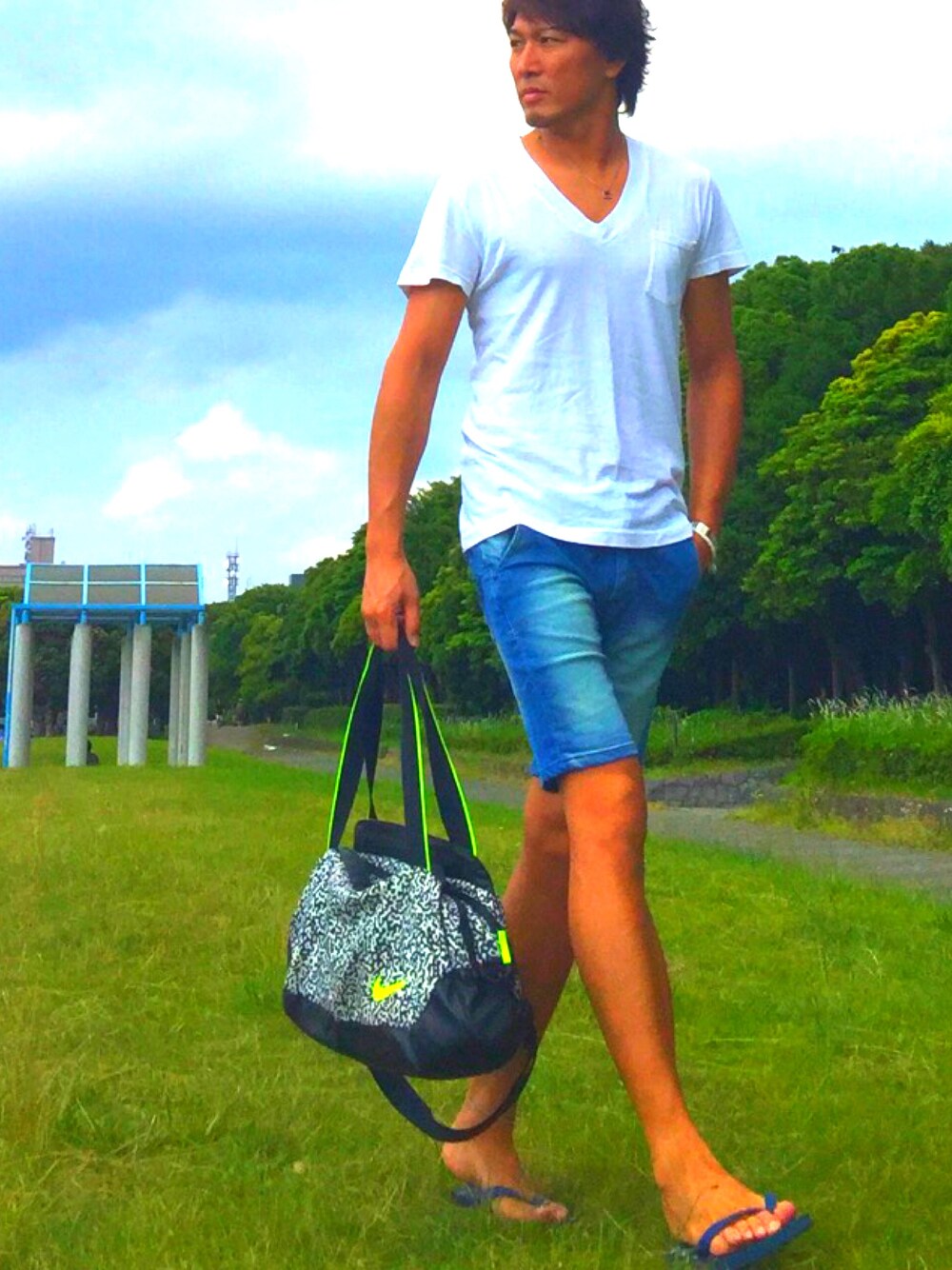 「DtE in California、Sympathy Of Soul 、Bershka、JACKSON MATISSE、nike bag、wtw、サーフ、SURF、カリフォルニア、california」｜「DtE in Californiaのアイテム（Tシャツ/カットソー、ホワイト系）」を使った、MA-KUNさん（メンズ・184cm）の夏コーディネートの1枚目の写真
