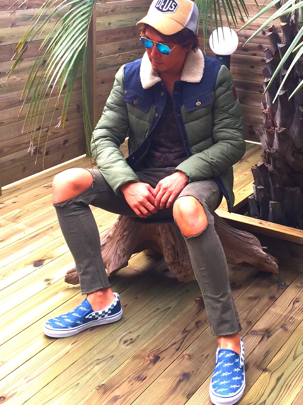 「ray ban、DEUS EX MACHINA、ZARA MAN、wtw、Champion、Champion別注、カーキアウター、サーフ、SURF、ロンハーマン」｜「DEUS EX MACHINAのアイテム（キャップ、ホワイト系）」を使った、MA-KUNさん（メンズ・184cm）の冬コーディネートの1枚目の写真