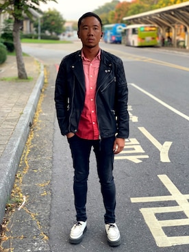 「PULL&BEAR（プルアンドベア）のアイテム（デニムパンツ）」を使った、阿倫さん（メンズ・175cm）の秋コーディネート