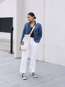 「ACNE（アクネ）のアイテム（ジャケット/アウター）」を使った、Jackie Pettittさん（レディース・170cm）の春コーディネート