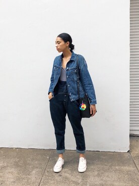 「ACNE（アクネ）のアイテム（ジャケット/アウター）」を使った、Jackie Pettittさん（レディース・170cm）の春コーディネート