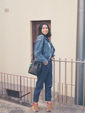 「ACNE（アクネ）のアイテム（ジャケット/アウター）」を使った、Jackie Pettittさん（レディース・170cm）の夏コーディネート
