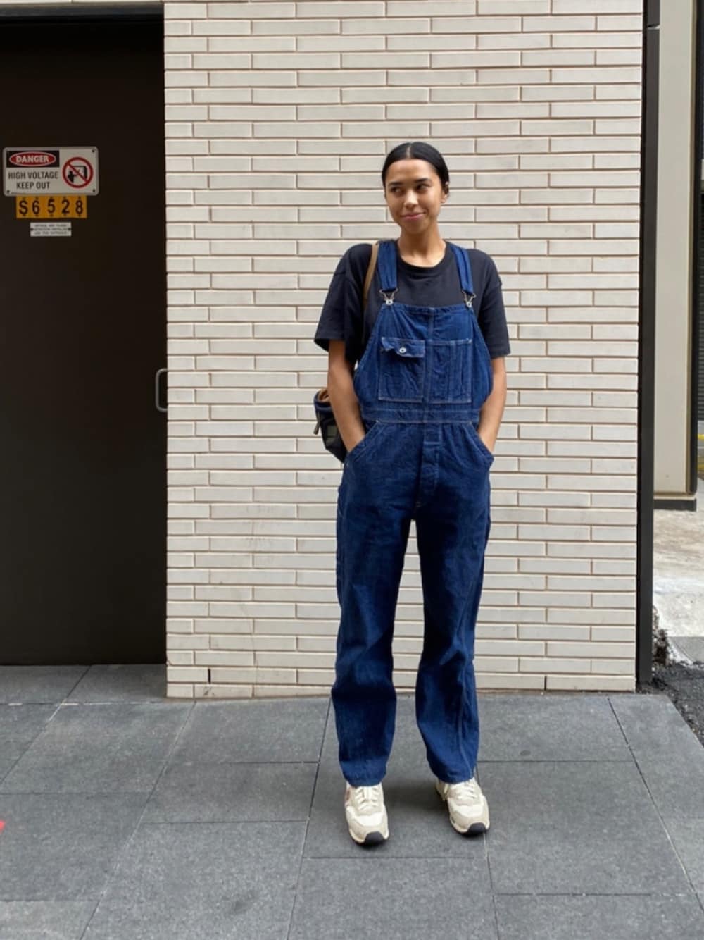 「VISVIMのVisvim Roland Jogger WMV（スニーカー、ベージュ系）」を使った、Jackie Pettittさん（レディース・170cm）の冬コーディネートの1枚目の写真