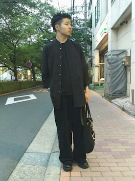 「UNITED TOKYO（ユナイテッドトウキョウ）のハイツイストオーバサイズバンドカラー（シャツ/ブラウス、ブラック系）」を使った、OGURA RYO さん（メンズ・174cm）の春コーディネート