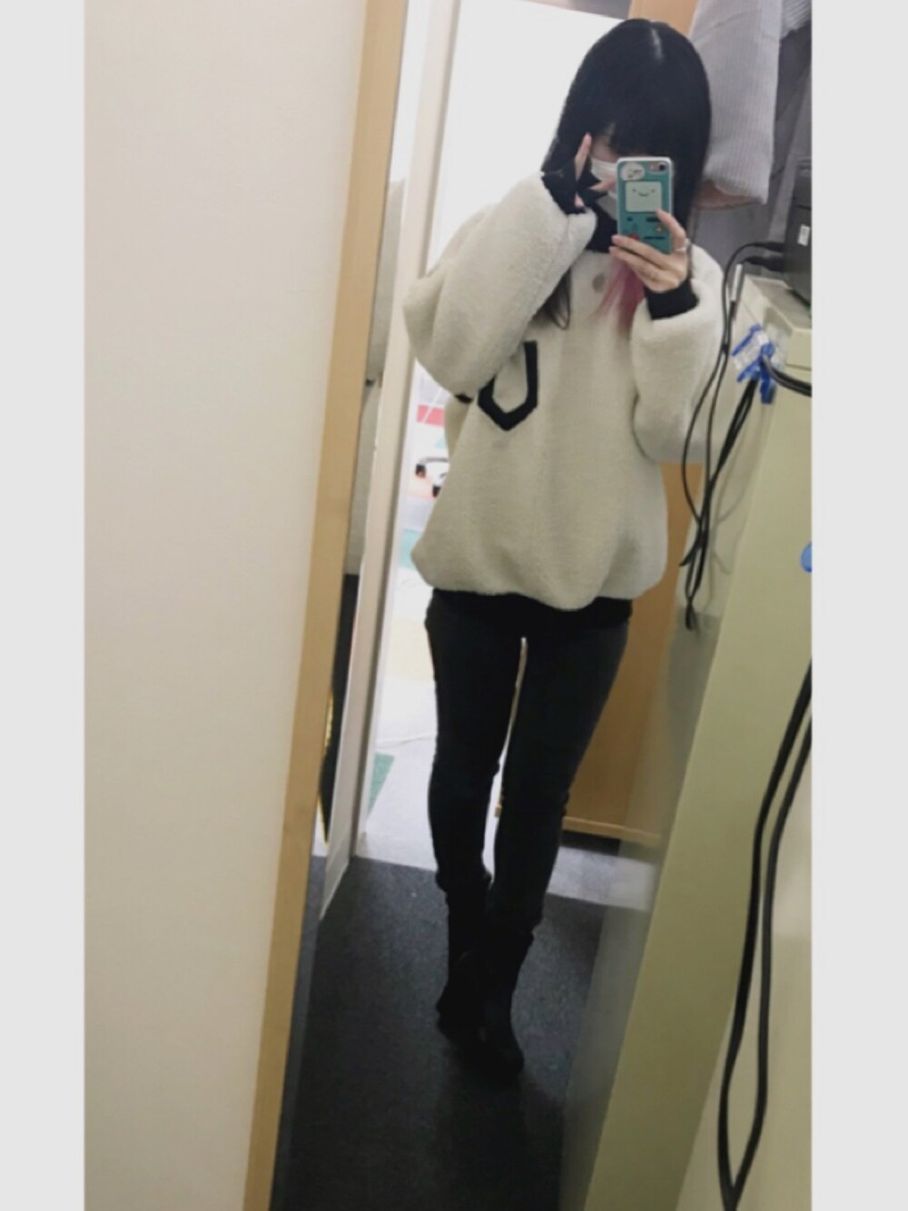 「もこもこ、冬コーデ、韓国ブランド、シルバーアクセサリー、派手髪、18歳、ネイリスト、足太い」｜「Heatherのストレッチショートブーツ　　741060（ブーツ、ブラック系）」を使った、nqnqさん（レディース・156cm）の冬コーディネートの1枚目の写真