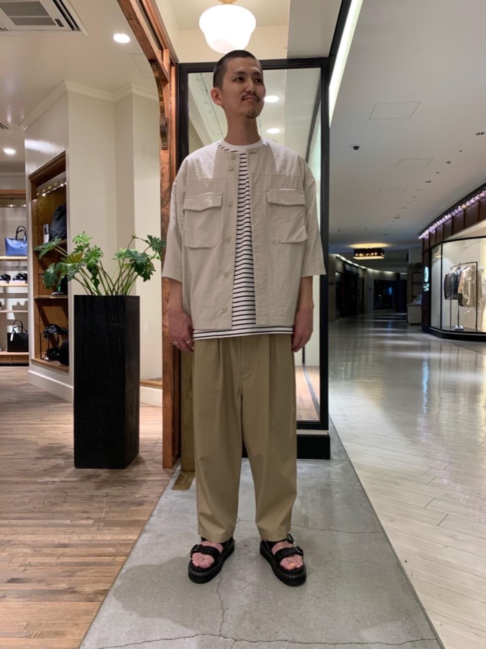「Dr. Martensの【国内exclusive】 ＜Dr.Martens＞ MYLES/サンダル（サンダル、ブラック系）」を使った、Ryunosuke Nakayamaさん（メンズ・179cm）の春コーディネートの1枚目の写真