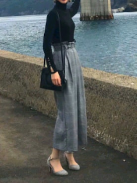 「GU（ジーユー）のアイテム（その他パンツ、グレー系）」を使った、tさん（レディース・175cm）の秋コーディネート