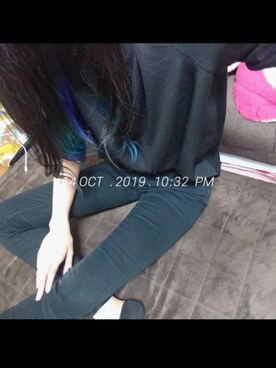 「H&M（エイチ・アンド・エム）のアイテム（シャツ/ブラウス、ブラック系）」を使った、tさん（レディース・175cm）の冬コーディネート