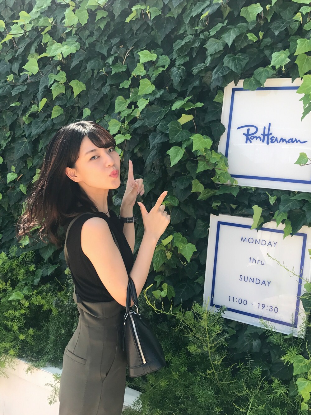 「夏コーデ、休日スタイル、ロンハーマンカフェ、ラフ」｜「STRAWBERRY-FIELDSのアイテム（トップス、ブラック系）」を使った、rioさん（レディース・165cm）の夏コーディネートの1枚目の写真