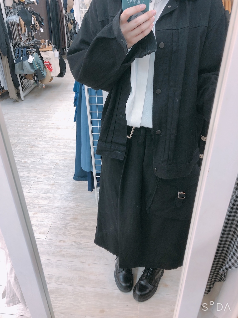 「GUのアイテム（ジャケット/アウター、ブラック系）」を使った、ms.060716さん（レディース・167cm）の春コーディネートの1枚目の写真