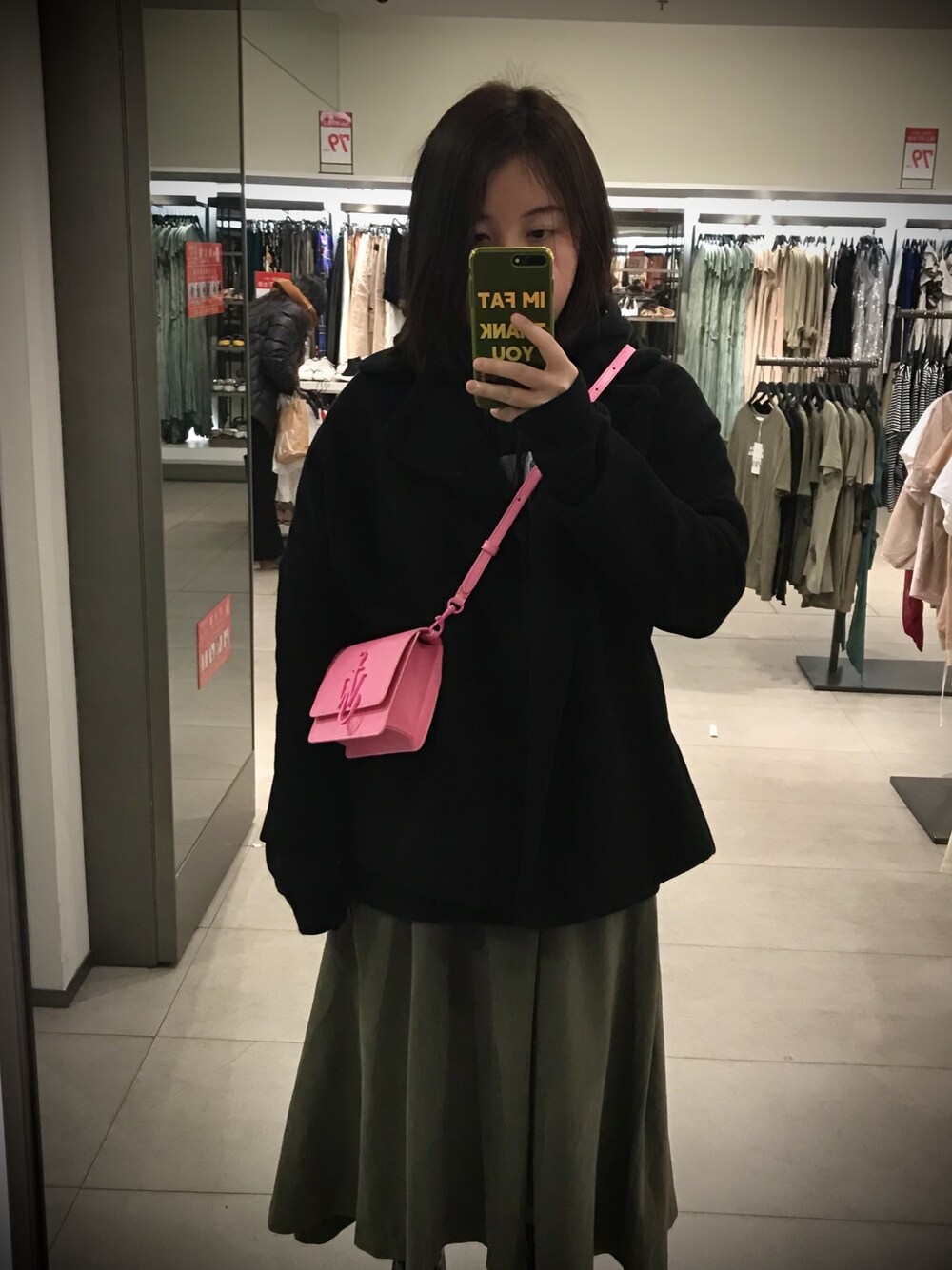 「ZARA」｜「JW Andersonのアイテム（ショルダーバッグ、ピンク系）」を使った、Glulingさん（レディース・163cm）の冬コーディネートの1枚目の写真