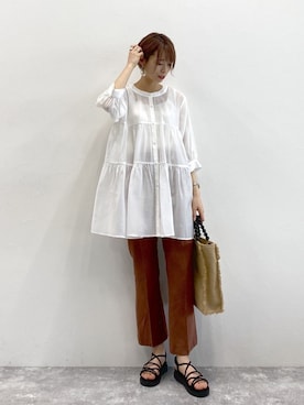 「スポサン」｜「アイテム（スラックス）」を使った、uemiさん（レディース・163cm）の春コーディネート
