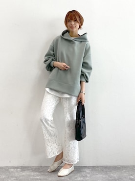 「アイテム（パーカー、グリーン系）」を使った、uemiさん（レディース・163cm）の春コーディネート