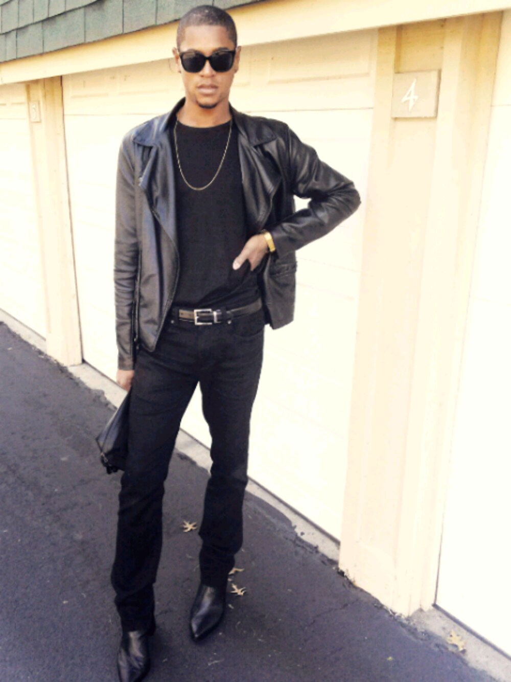 「VINTAGE、ALL BLACK、fashion、fall」｜「ZARAのアイテム（ライダースジャケット、ブラック系）」を使った、Keith Karterさん（メンズ・190cm）の秋コーディネートの1枚目の写真