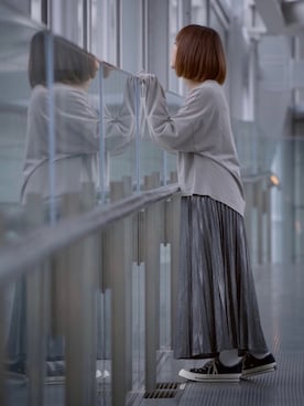 「グリッター」｜「アイテム（スニーカー）」を使った、ちぃーさん（レディース・161cm）の秋コーディネート