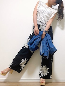 「花柄パンツ」｜「アイテム（デニムジャケット）」を使った、karin 【quince.】さん（レディース・164cm）の春コーディネート